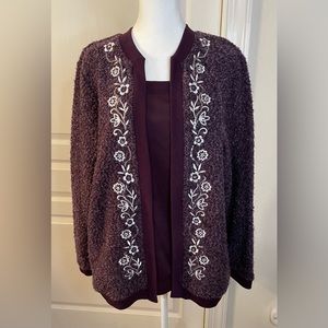 Vintage Cathy Daniels Top. Purple with white embroidery. Size L.